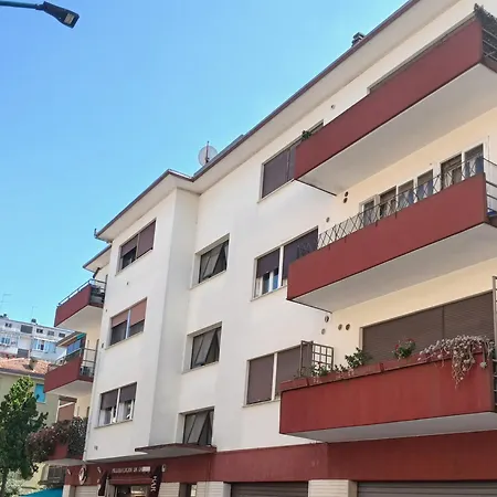 Rosalinda Apartment *